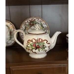 Tiffany &‎ Co Holiday Garland Tea Pot